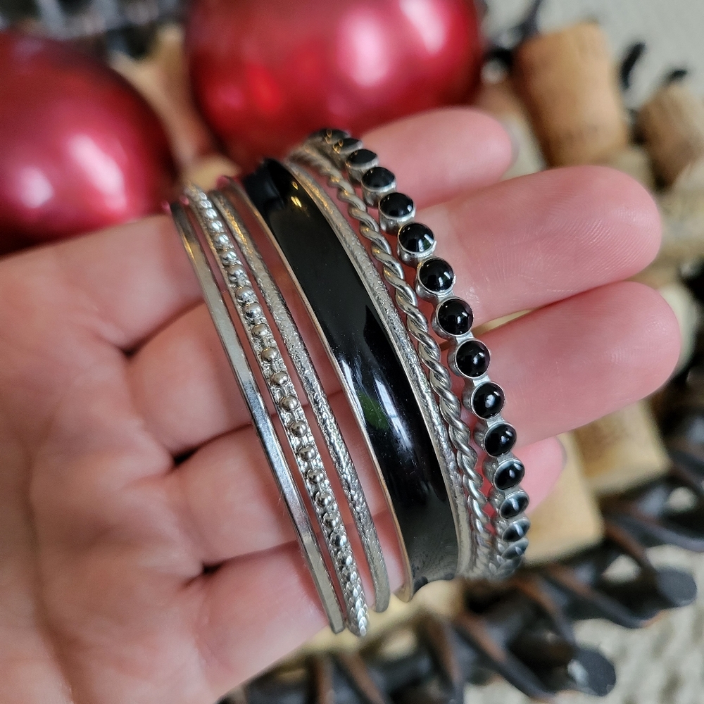 Express 7 Piece Bangle Set - Picture 2 of 4